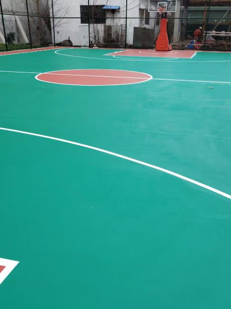 高阳 球场长期使用易出现地面开裂